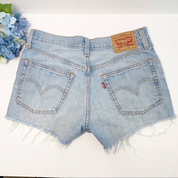 LEVI’S 501 Distressed Patched Cut off jean Denim shorts Size 25 - Picture 5 of 10